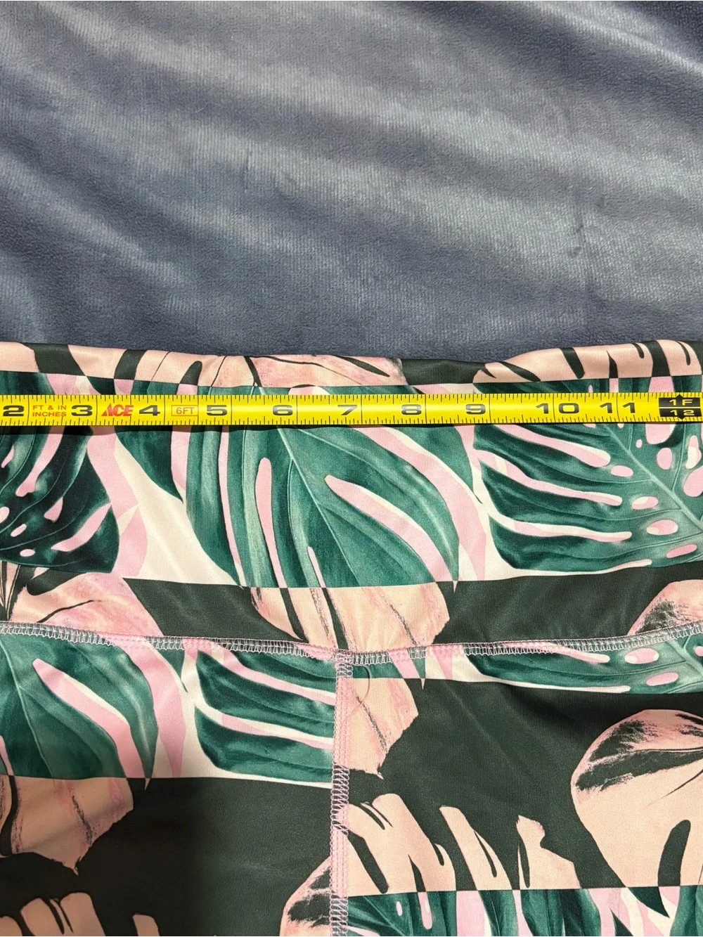 Women’s Dri-FIT cropped leggings. Pink green botanical print